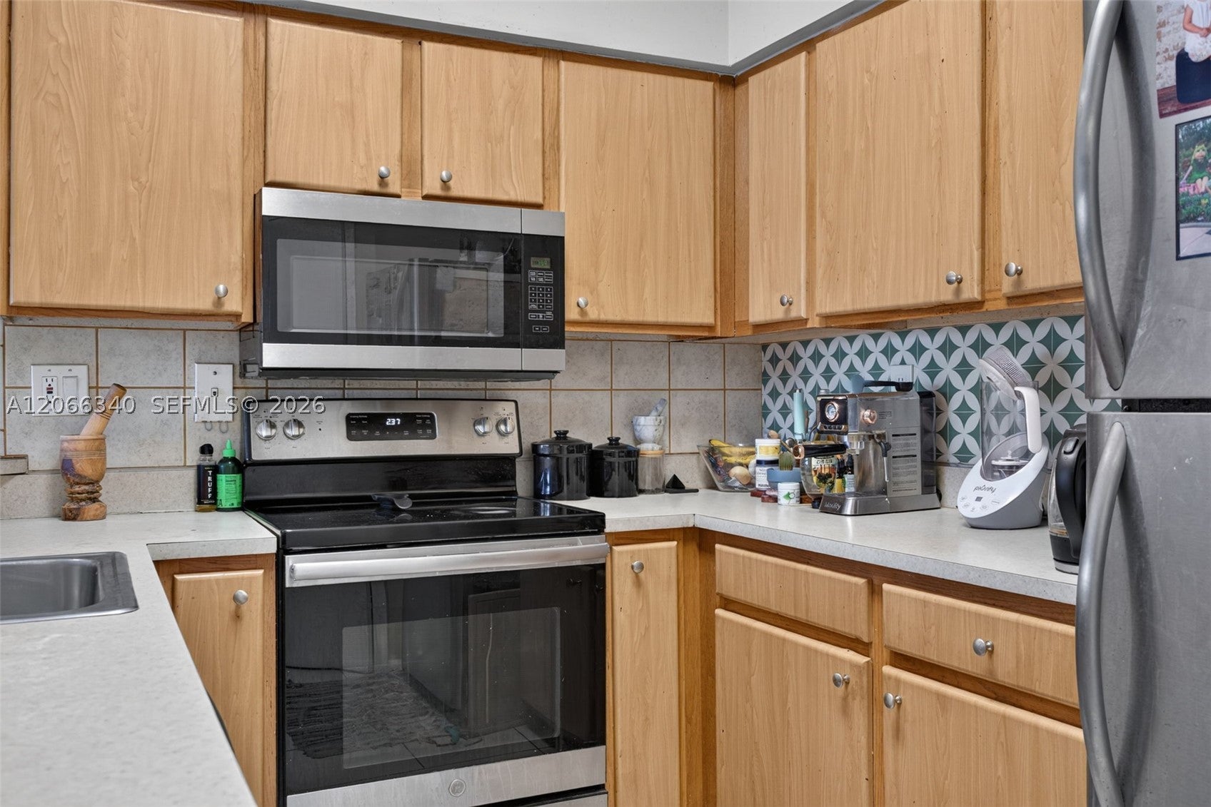 2445 SW 18th Ter