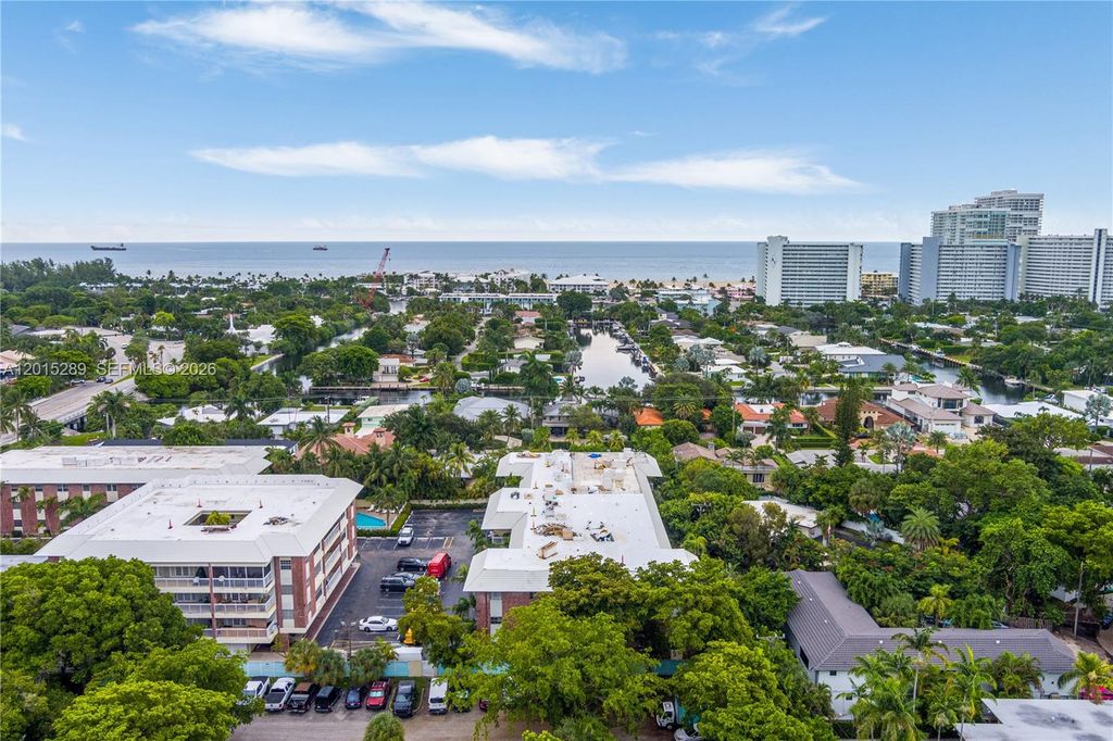 Photo of 2426 SE 17th Causeway #303A, Fort Lauderdale, FL 33316 (MLS # A12015289)
