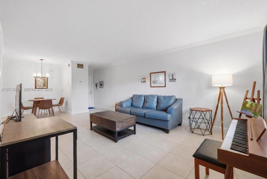 Photo of 2426 SE 17th Causeway #303A, Fort Lauderdale, FL 33316 (MLS # A12015289)