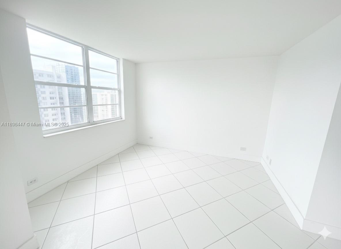 WINSTON TOWERS 200 - Residential
