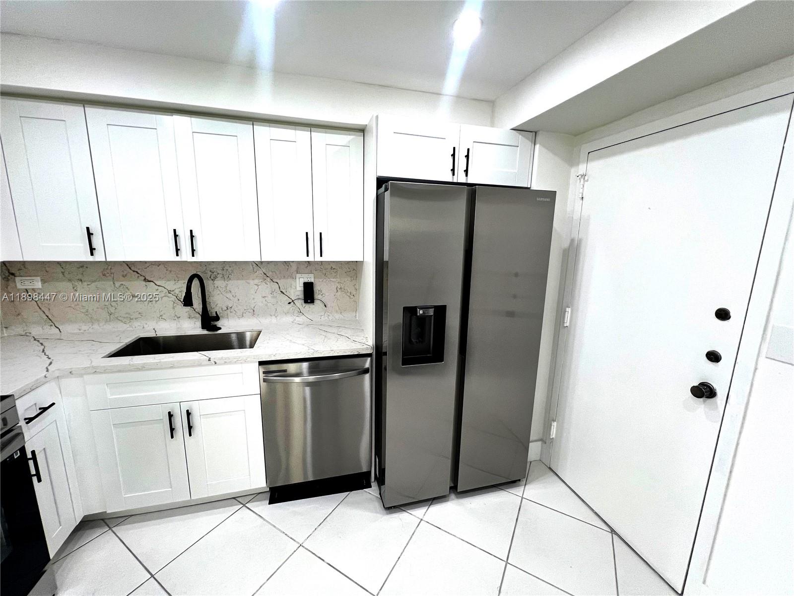 WINSTON TOWERS 200 - Residential