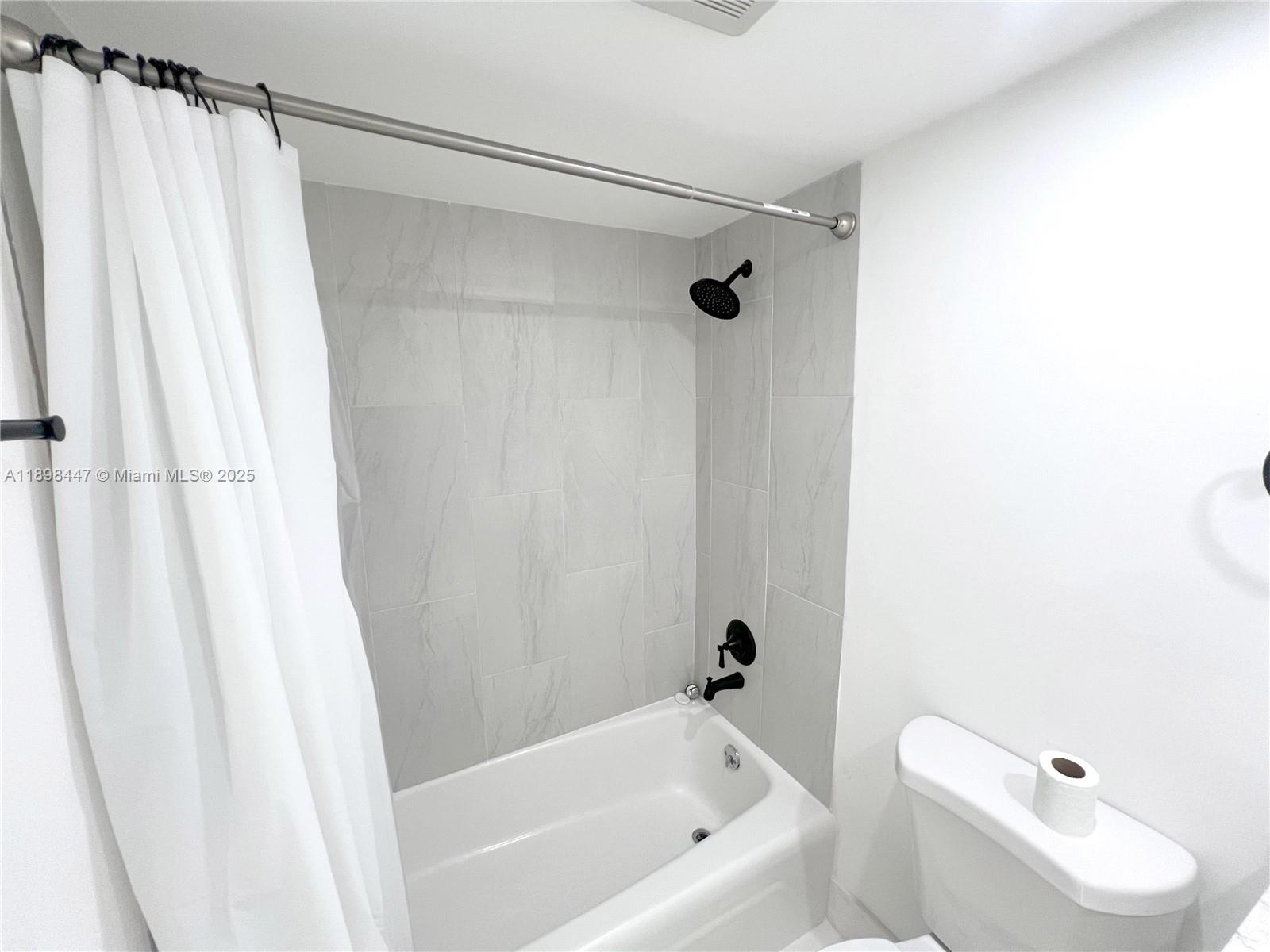 WINSTON TOWERS 200 - Residential