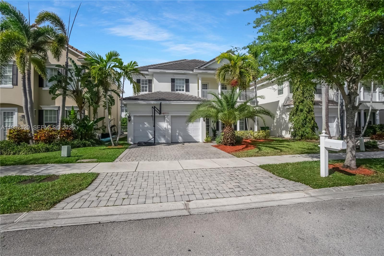 RIVER OAKS - Residential