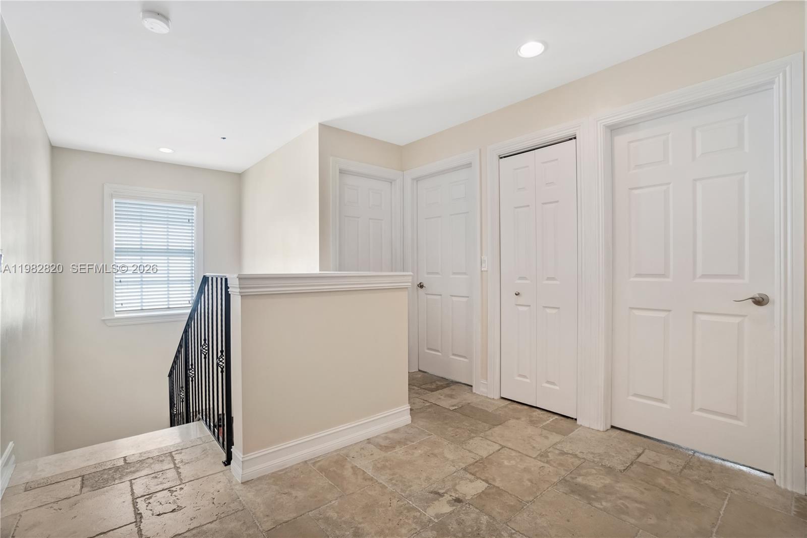 RIVER OAKS - Residential