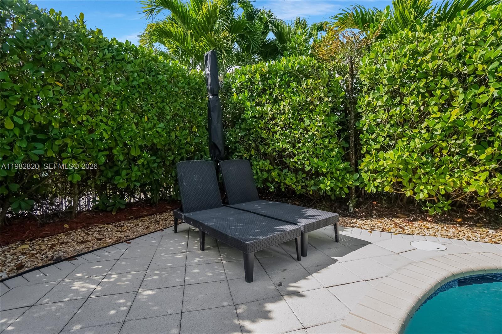 RIVER OAKS - Residential