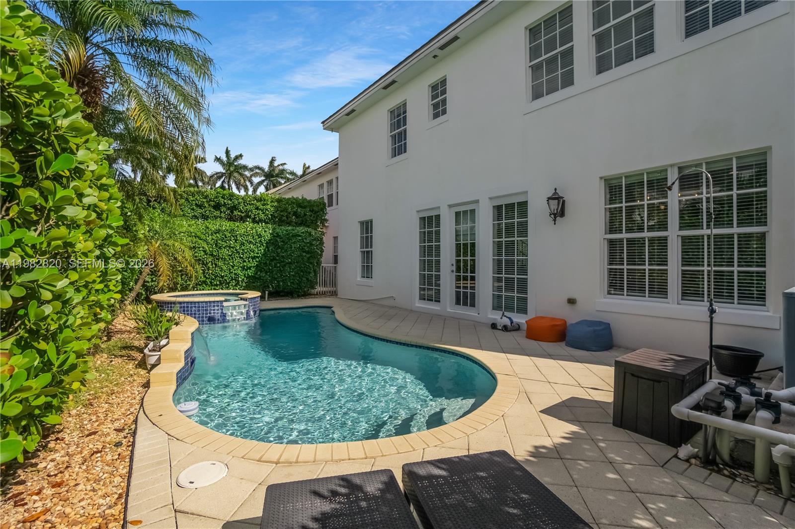 RIVER OAKS - Residential