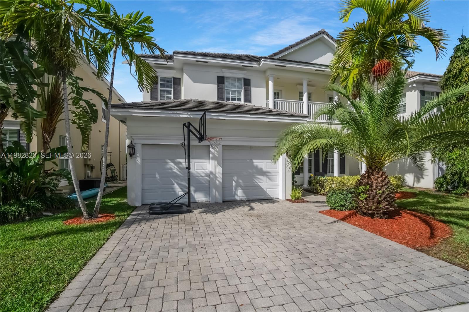 RIVER OAKS - Residential