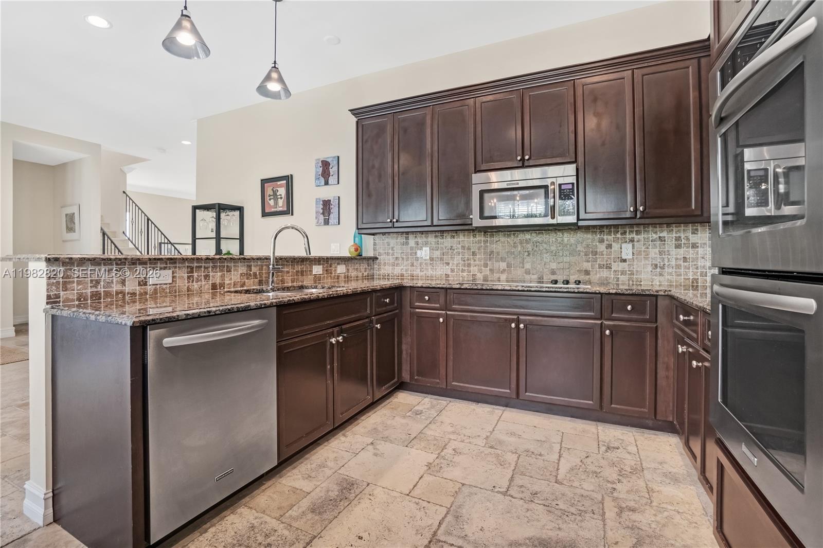 RIVER OAKS - Residential