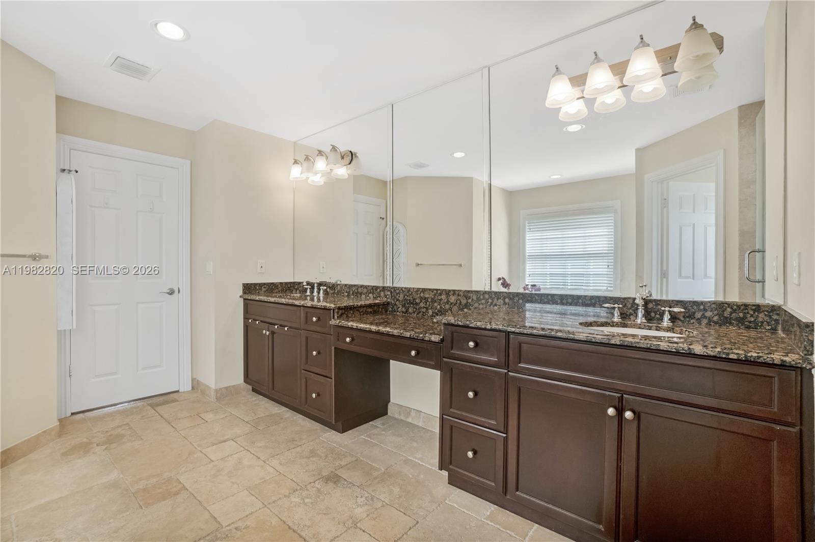 RIVER OAKS - Residential