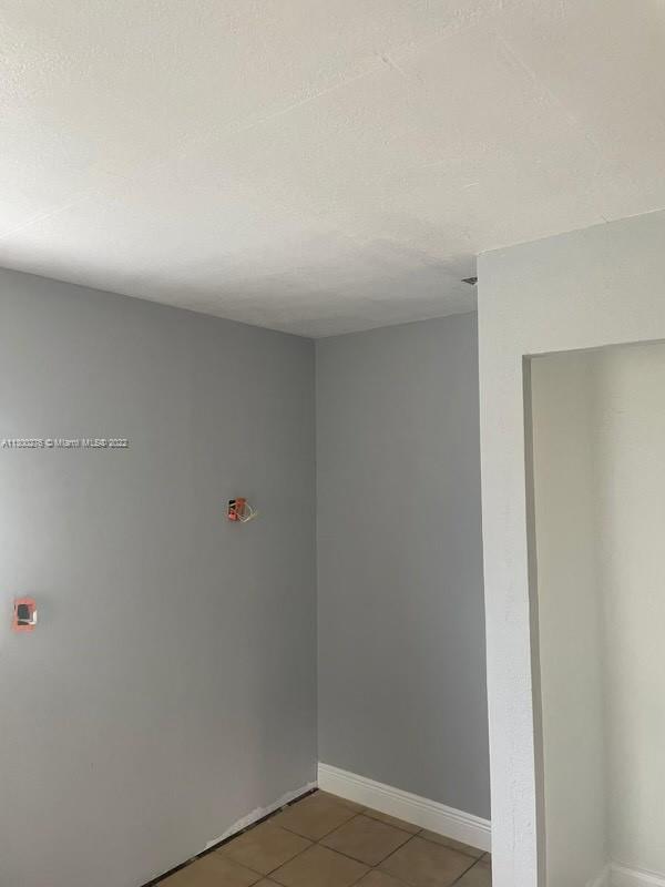 HIALEAH 7TH ADDN - Residential Lease