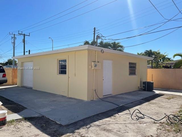 HIALEAH 7TH ADDN - Residential Lease