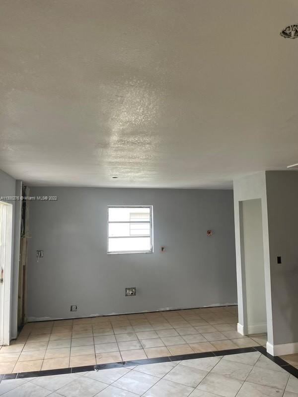 HIALEAH 7TH ADDN - Residential Lease