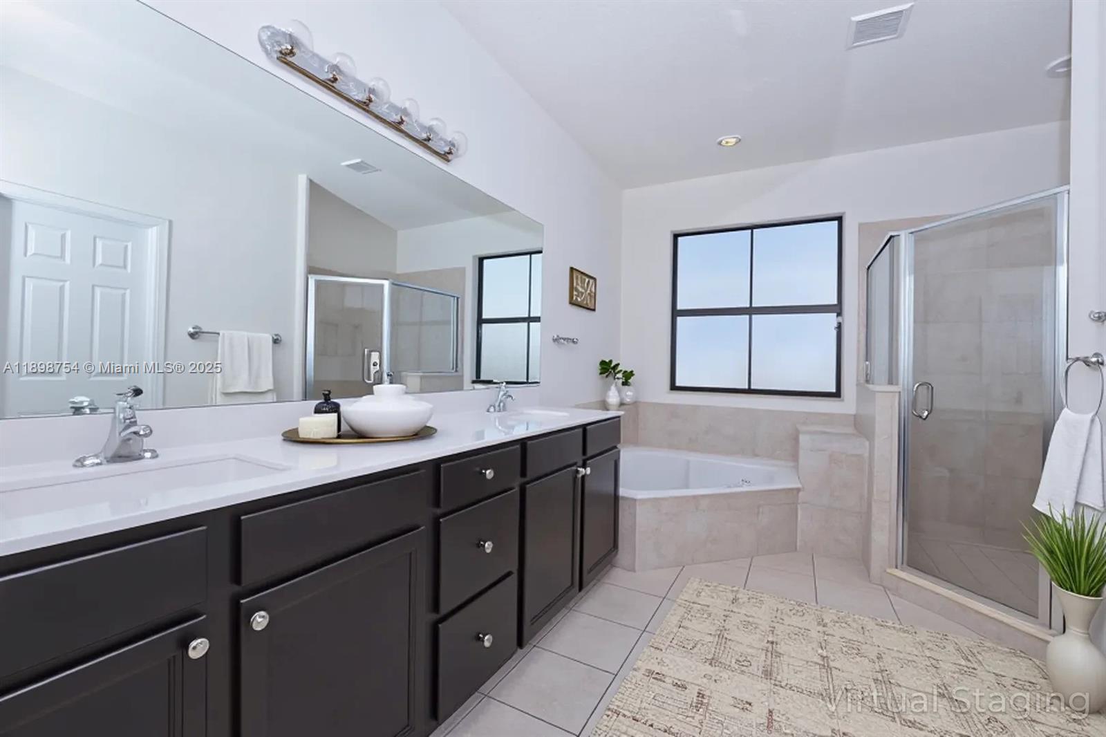 AQUABELLA SECTION ONE - Residential