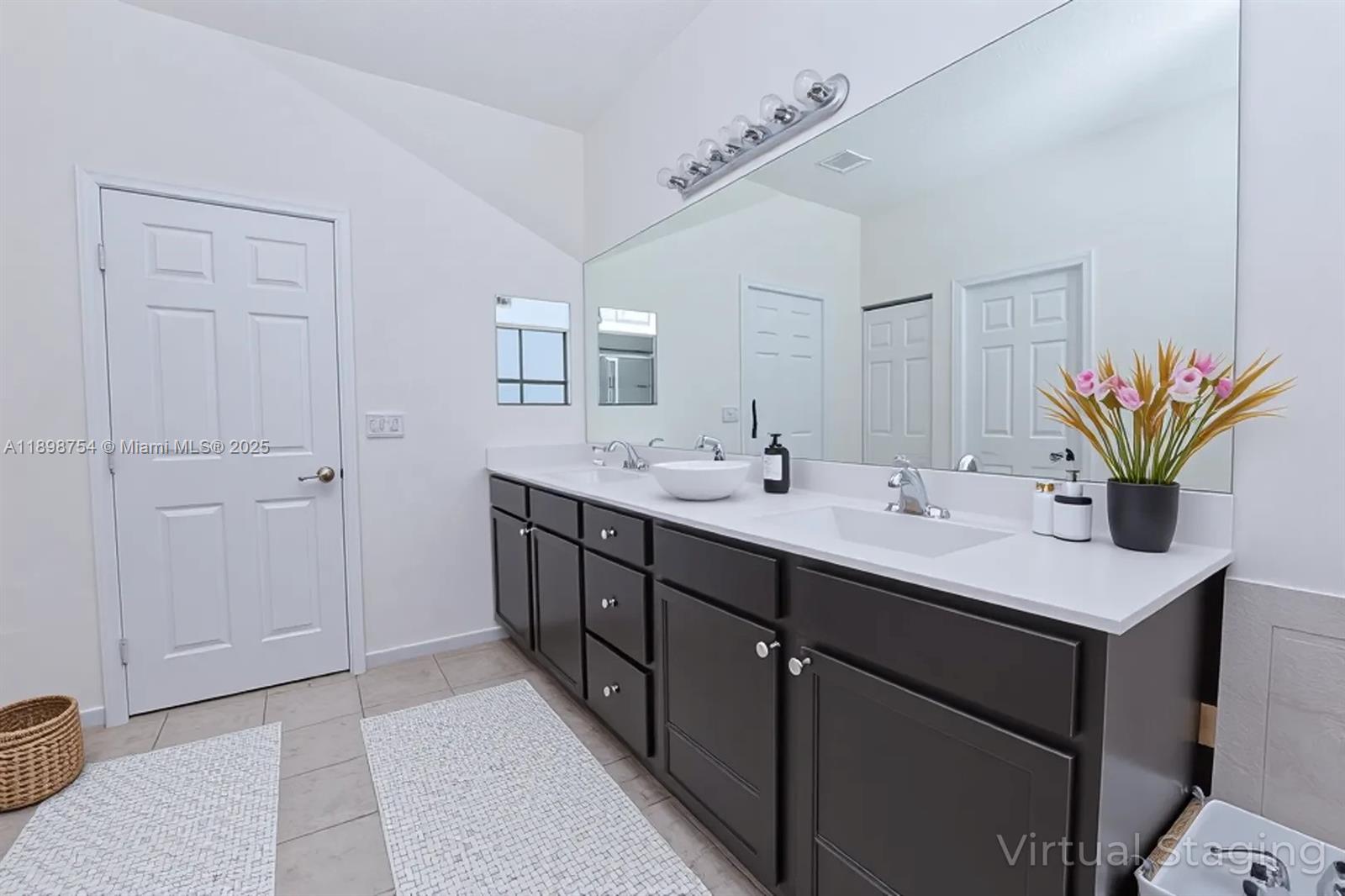 AQUABELLA SECTION ONE - Residential