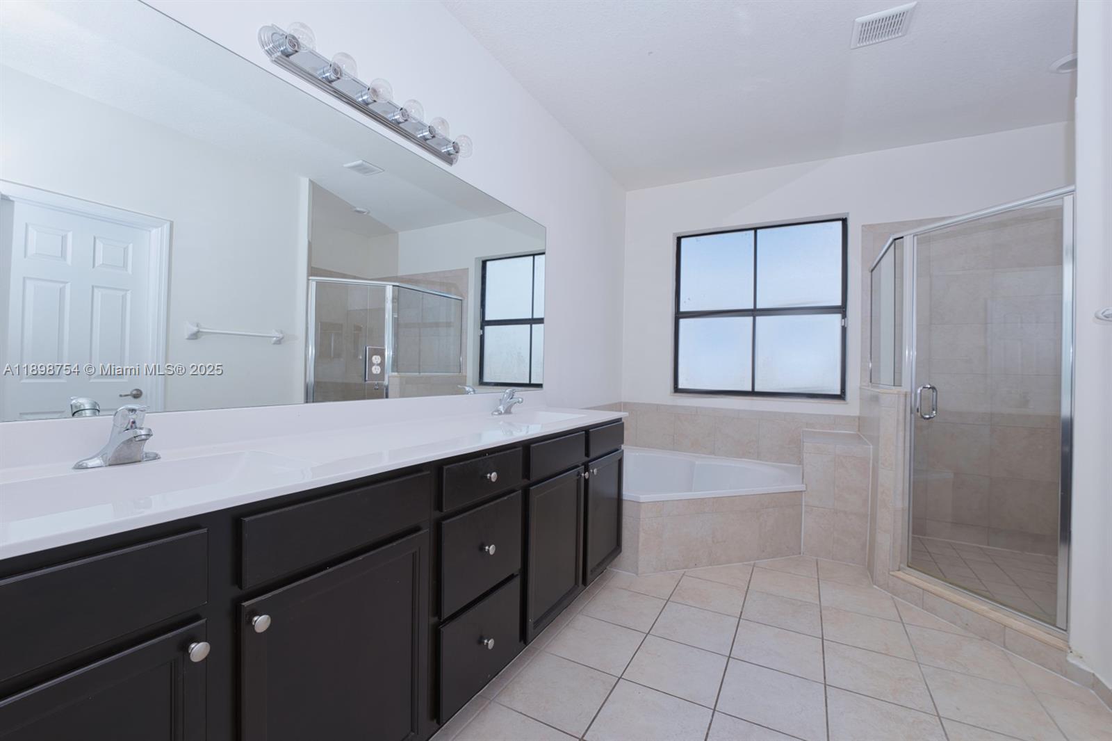 AQUABELLA SECTION ONE - Residential