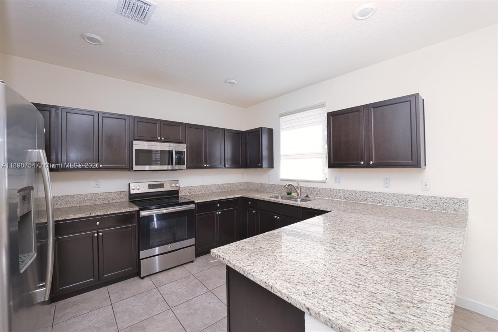 AQUABELLA SECTION ONE - Residential