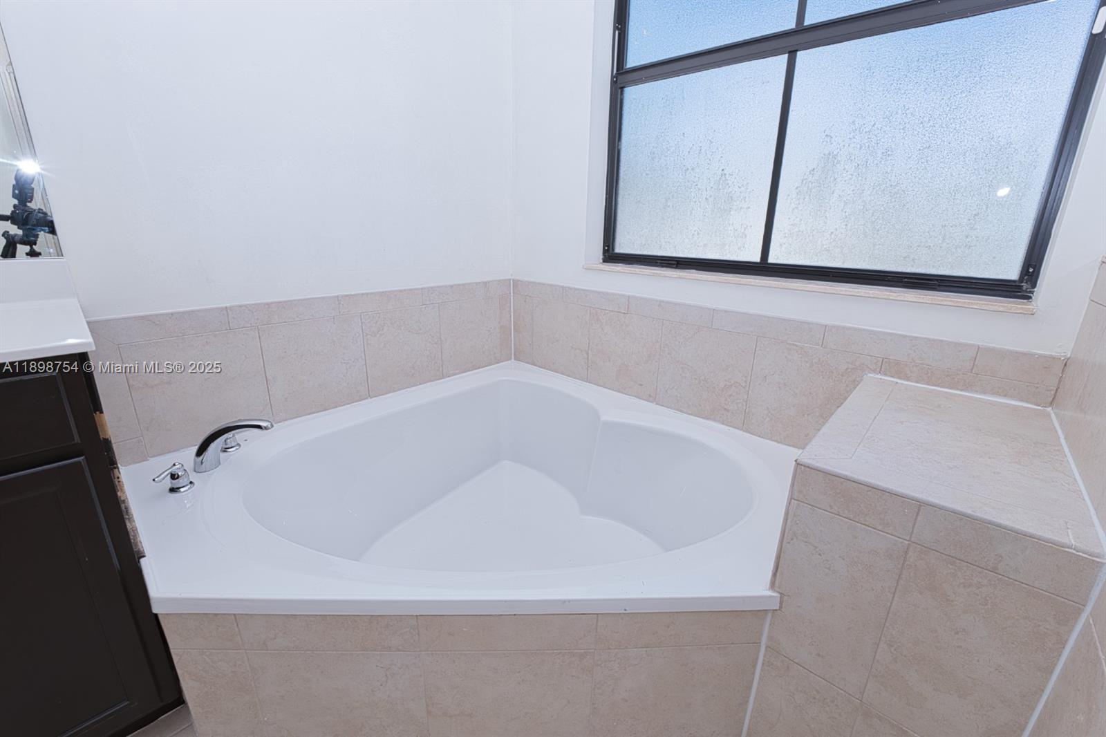 AQUABELLA SECTION ONE - Residential