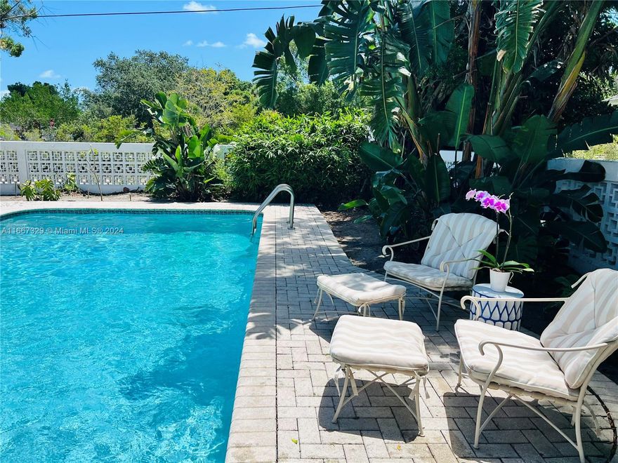 Original town walk to restaurants and shops pool home. Minutes to the island & beaches. New kitchen & bath. 1/3 of an acre with rm2 zoning that allows some commercial use/ application. Vero Beach market shows growth potential with new Breeze Airline service and countless new hospitality & store offerings.
