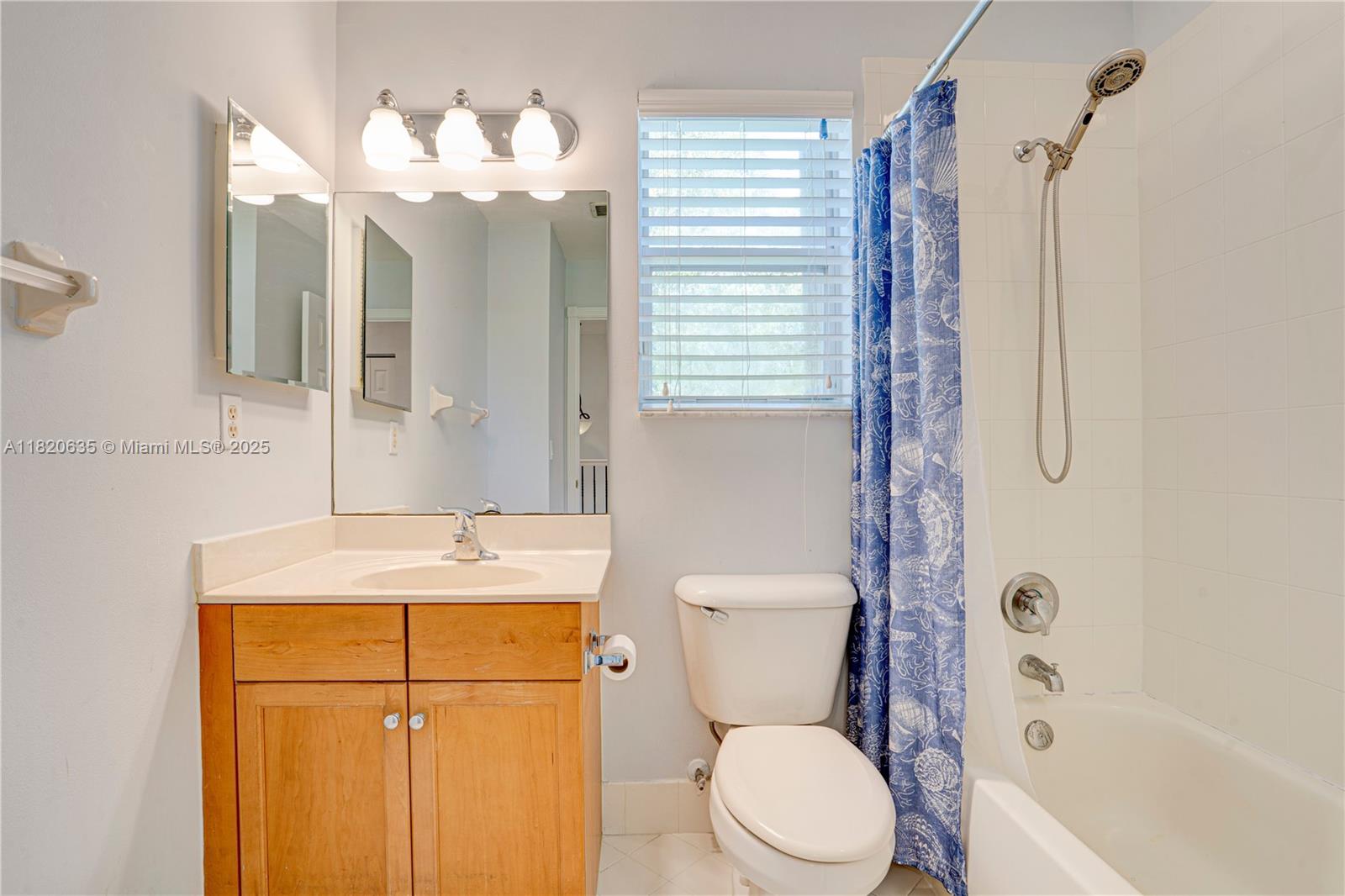 RIVIERA ISLES III - Residential