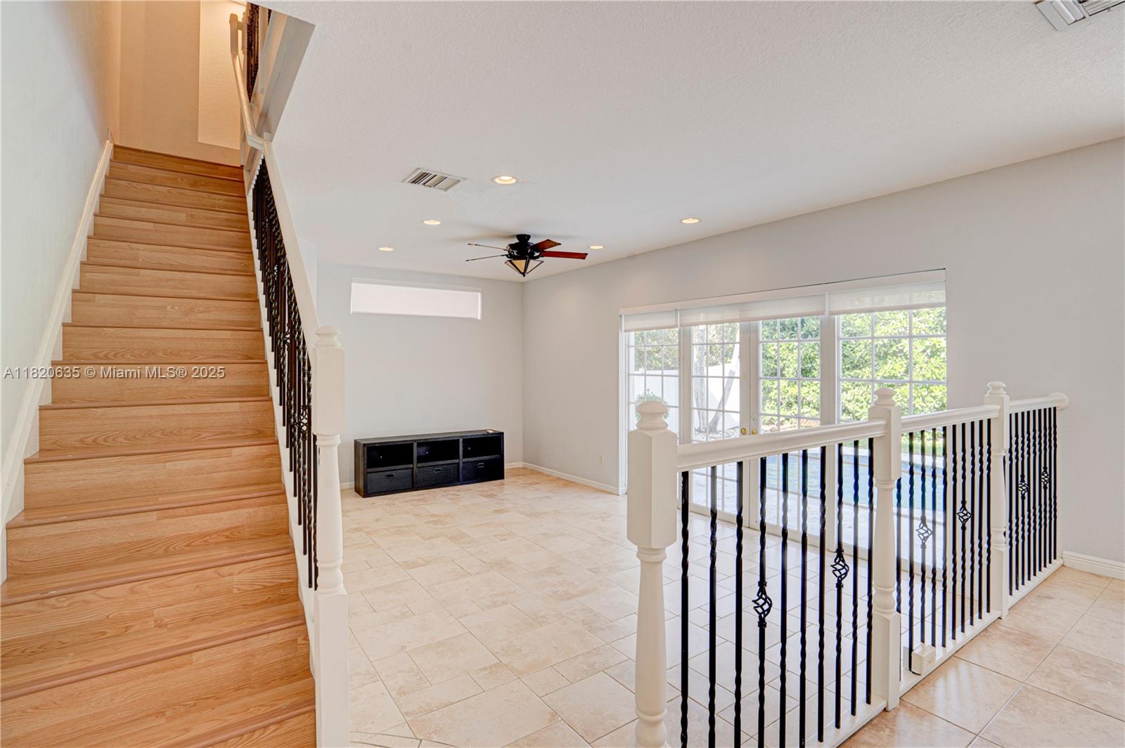 RIVIERA ISLES III - Residential