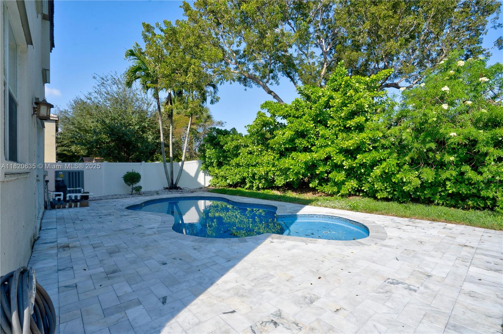 RIVIERA ISLES III - Residential