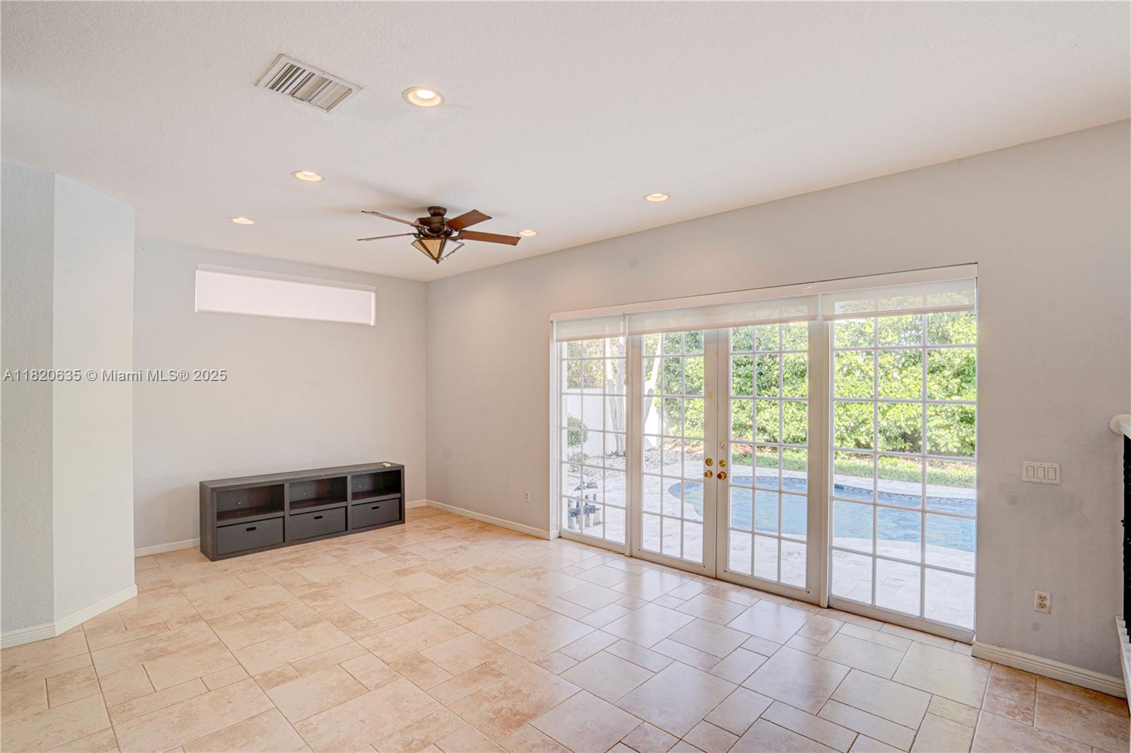 RIVIERA ISLES III - Residential