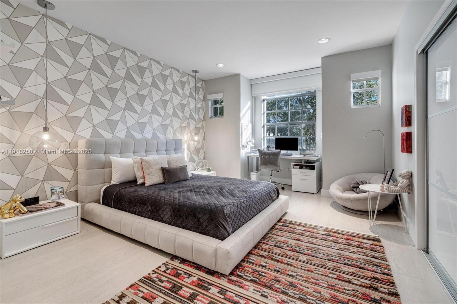 GOLDEN GATE ESTATES & MAR - Residential