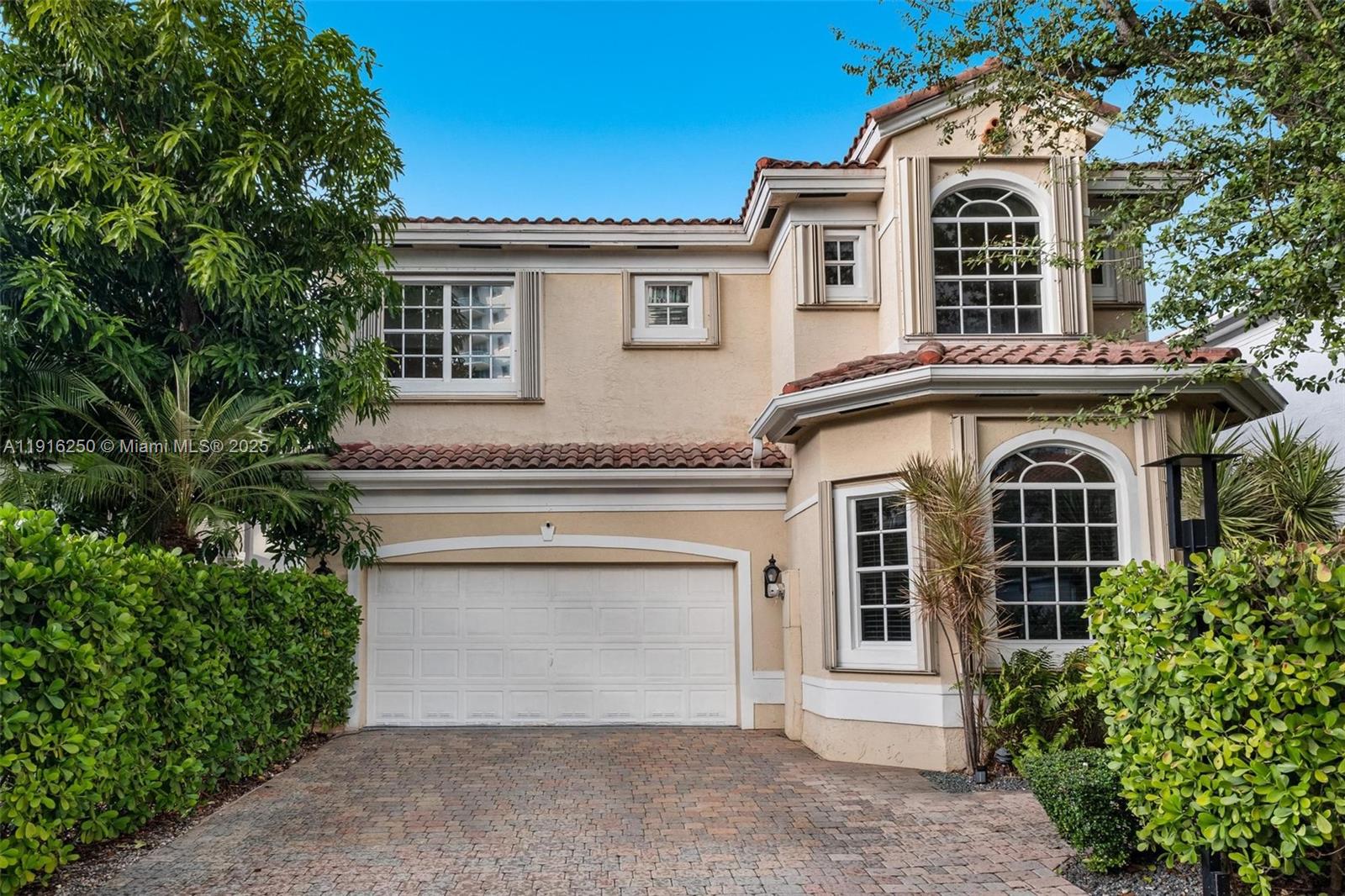 GOLDEN GATE ESTATES & MAR - Residential