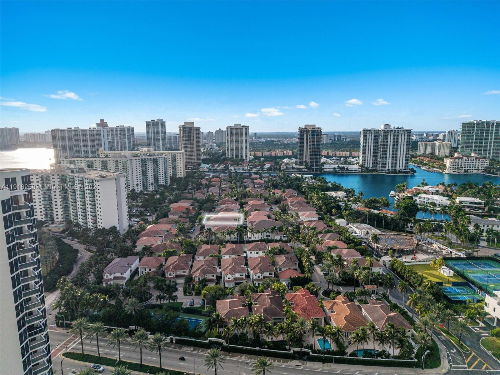 GOLDEN GATE ESTATES & MAR - Residential