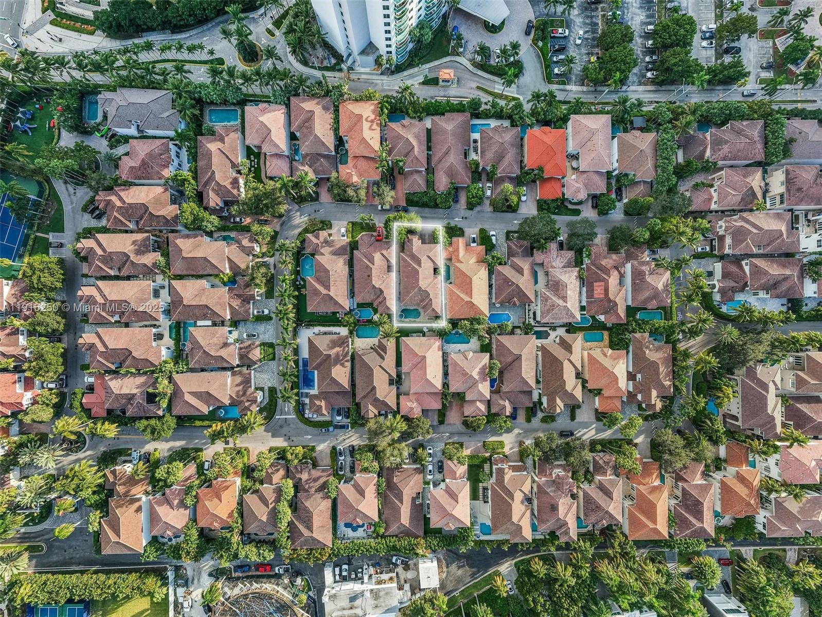 GOLDEN GATE ESTATES & MAR - Residential