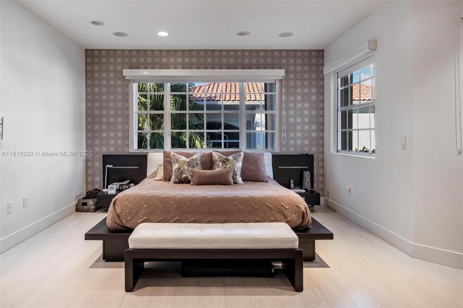 GOLDEN GATE ESTATES & MAR - Residential