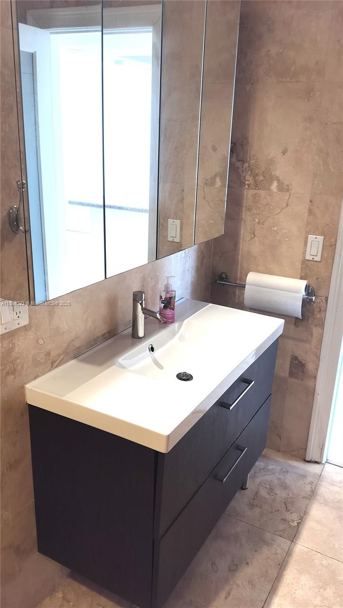 KEYSTONE TOWERS CONDO - Residential