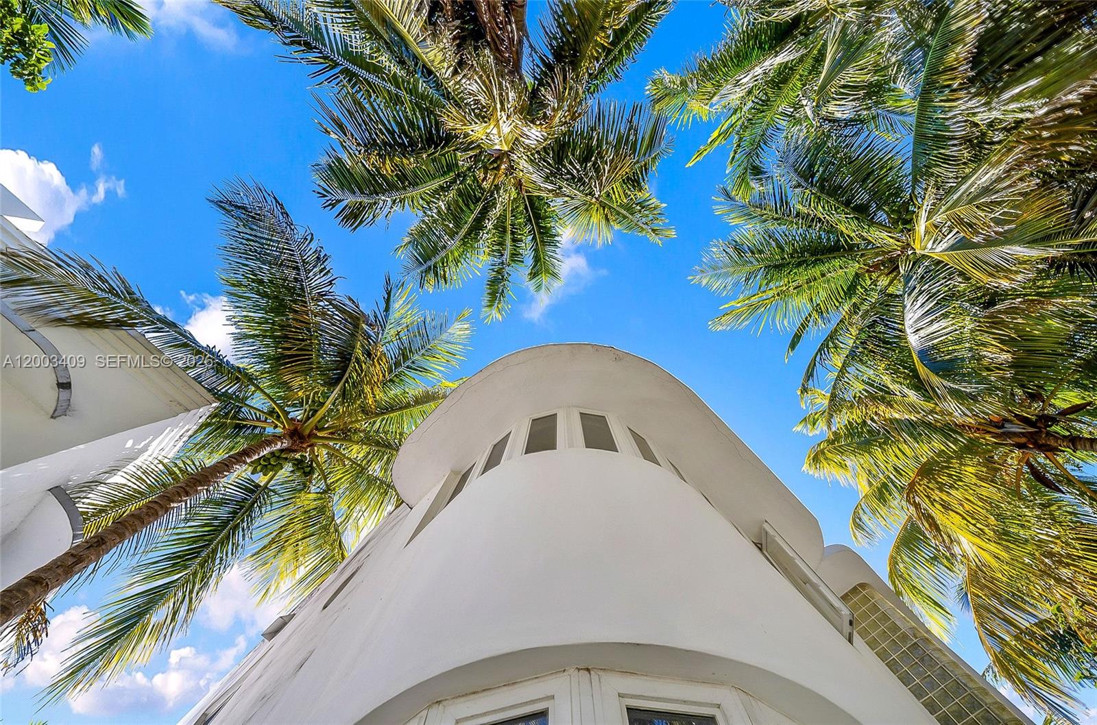 551/557 MICHIGAN CONDO - Residential Lease