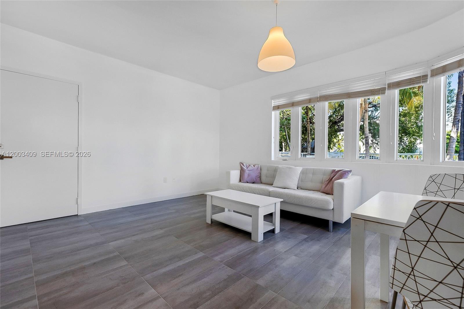 551/557 MICHIGAN CONDO - Residential Lease