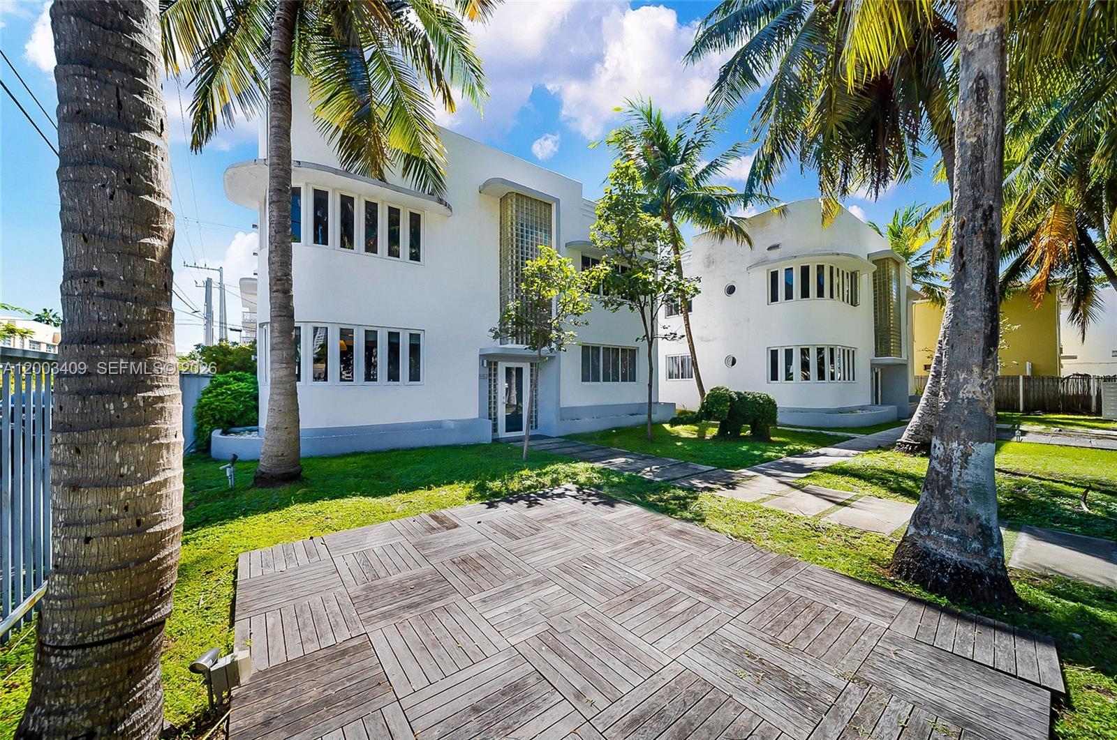 551/557 MICHIGAN CONDO - Residential Lease