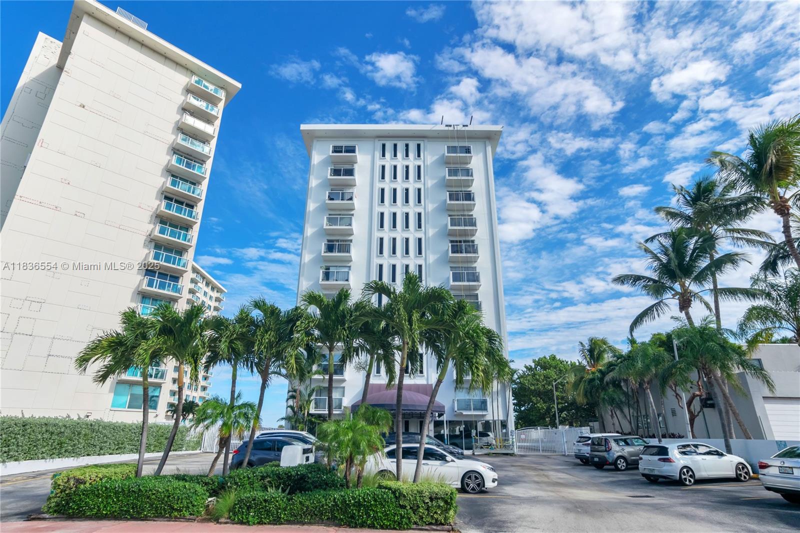 5313 Collins Ave 502