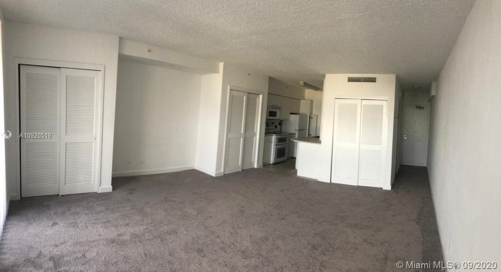 Spacious furnished studio in the heart of South Beach, furnished and bright. All amenities building with state of the art gym, pool, sauna. Convenient store, restaurant bar, coffee shop, cleaners. Walking distance to the beach, shops and restaurants.