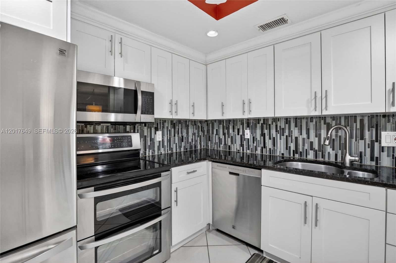 PLANTATION PLACE CONDO - Residential