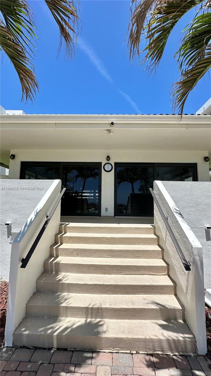 BEACH HOUSE CONDO - Residential Lease