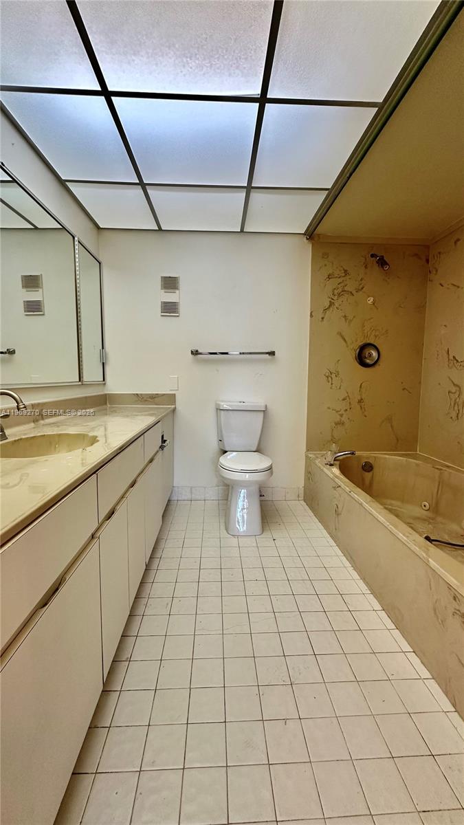 BEACH HOUSE CONDO - Residential Lease