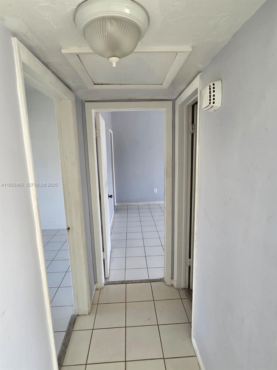 DEVON-AIRE VILLAS SEC 5 - Residential