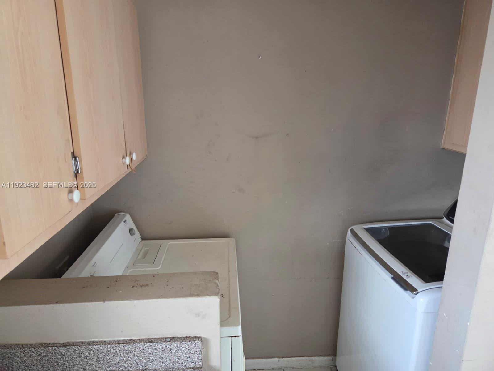 DEVON-AIRE VILLAS SEC 5 - Residential