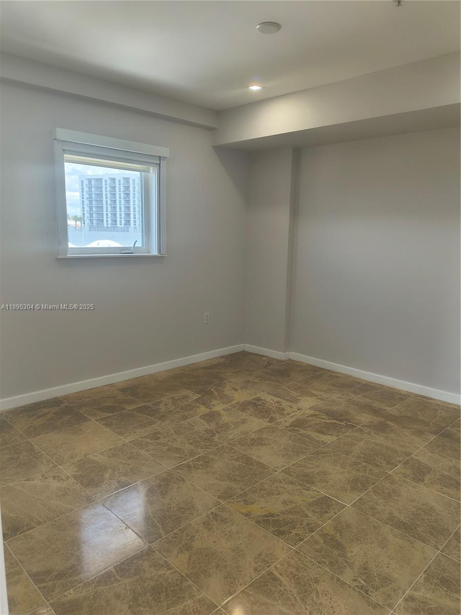 VILLAGGIO IN THE GROVE TO - Residential Lease