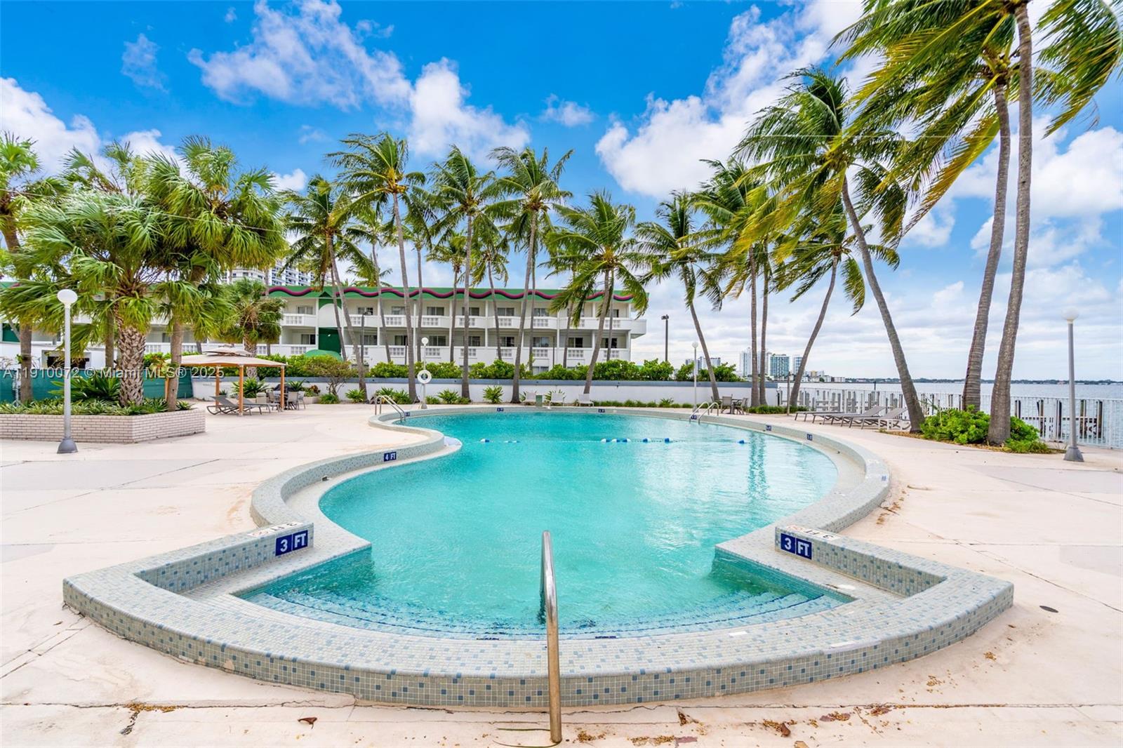 KENNEDY HOUSE CONDO - Residential