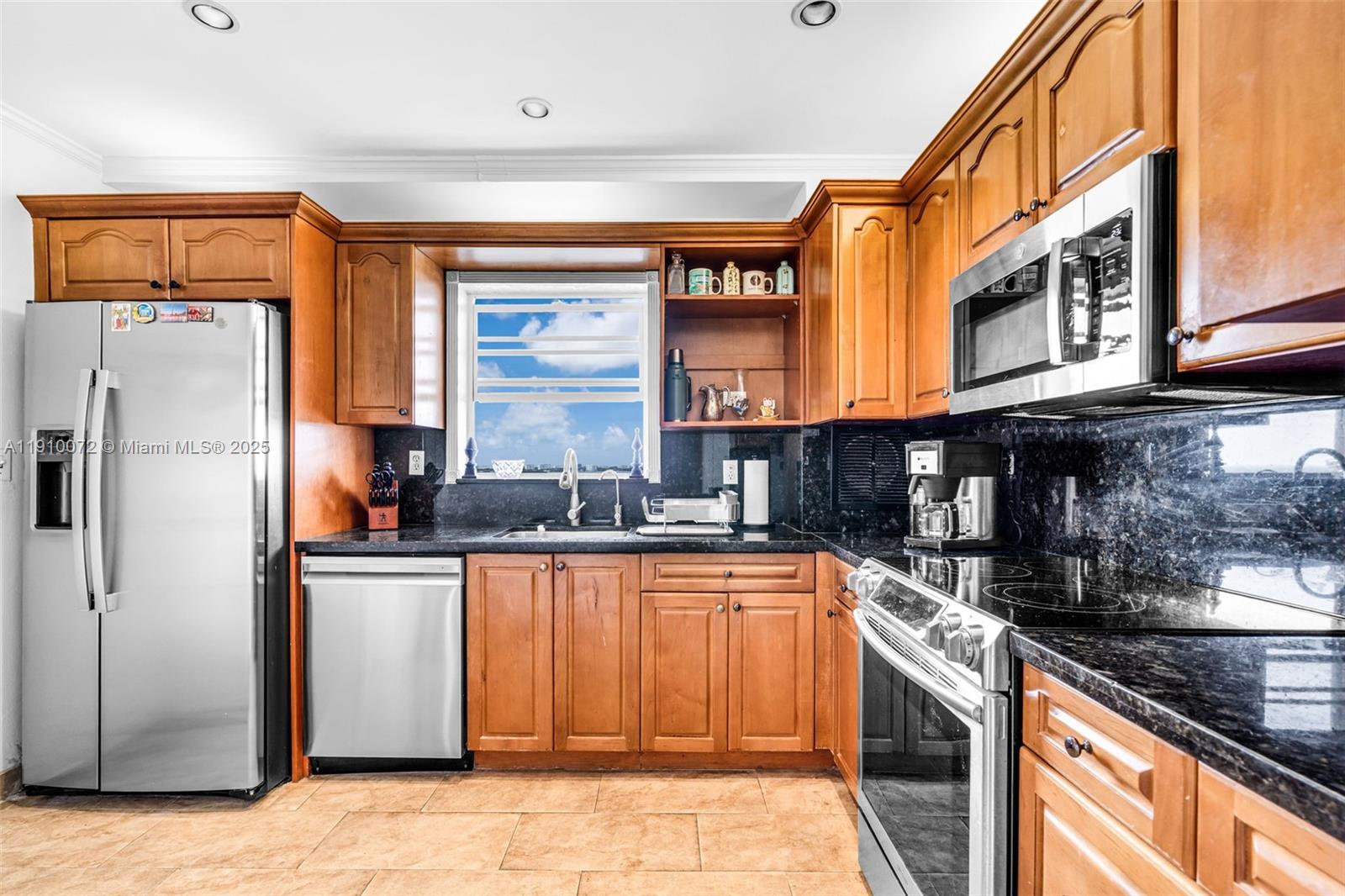 KENNEDY HOUSE CONDO - Residential