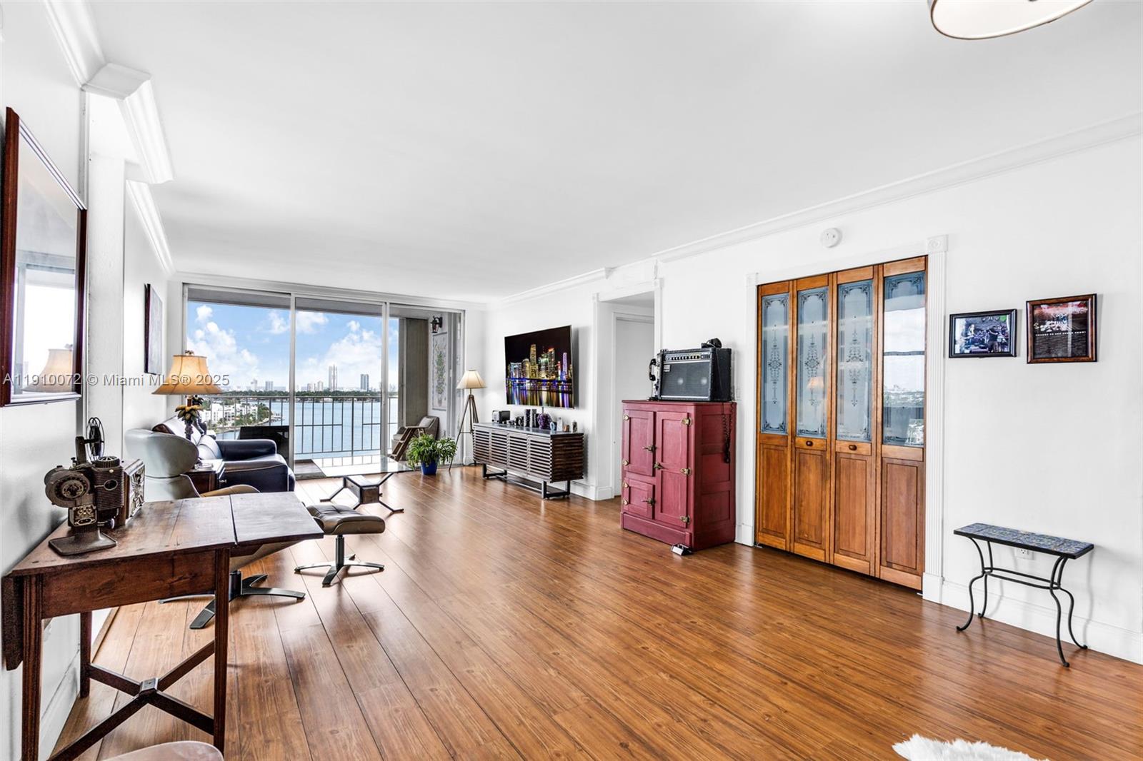 KENNEDY HOUSE CONDO - Residential