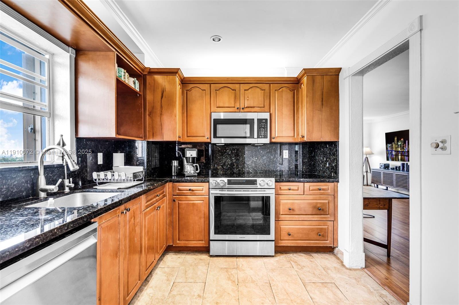 KENNEDY HOUSE CONDO - Residential