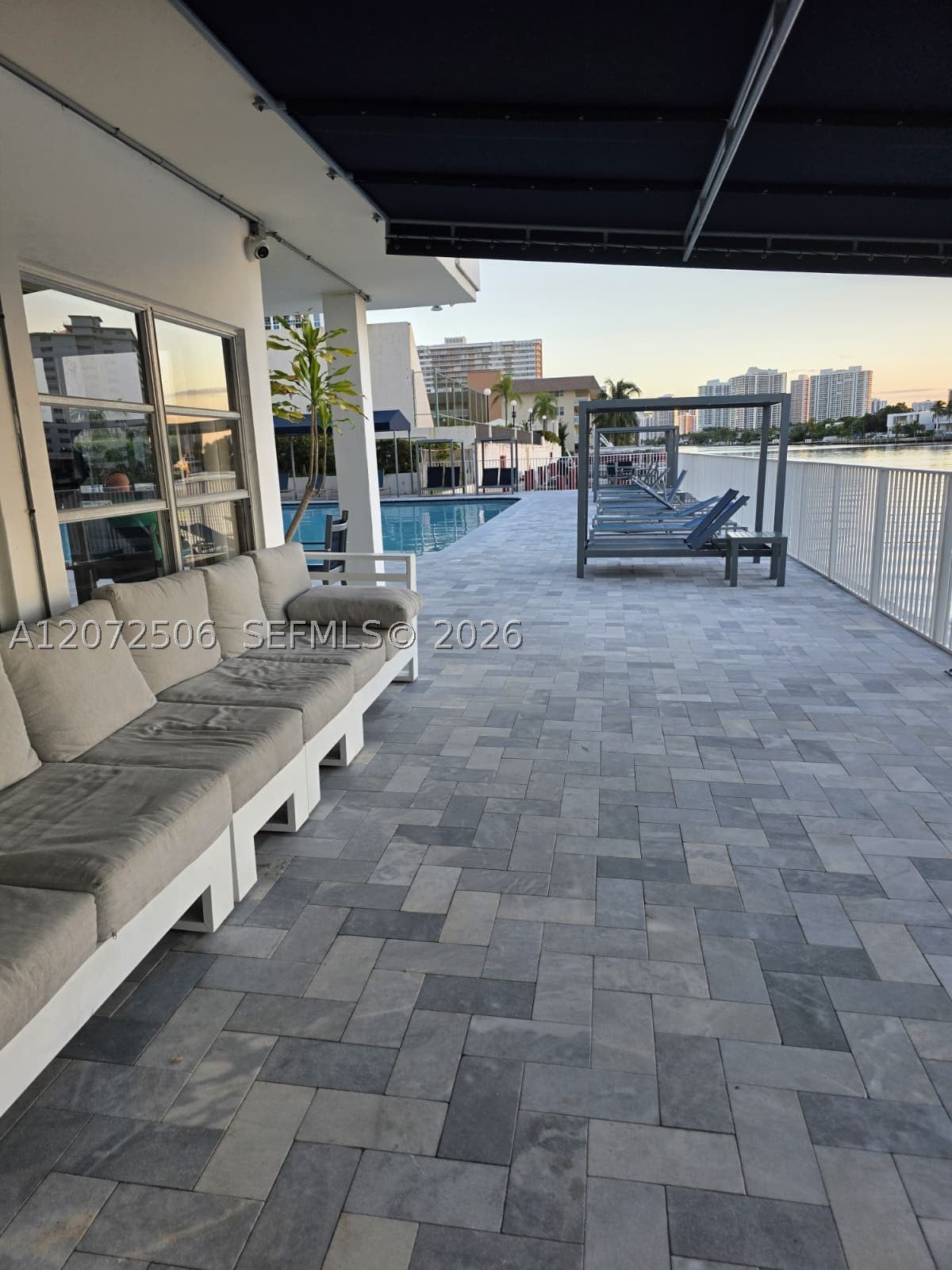 1833 S Ocean Dr 809