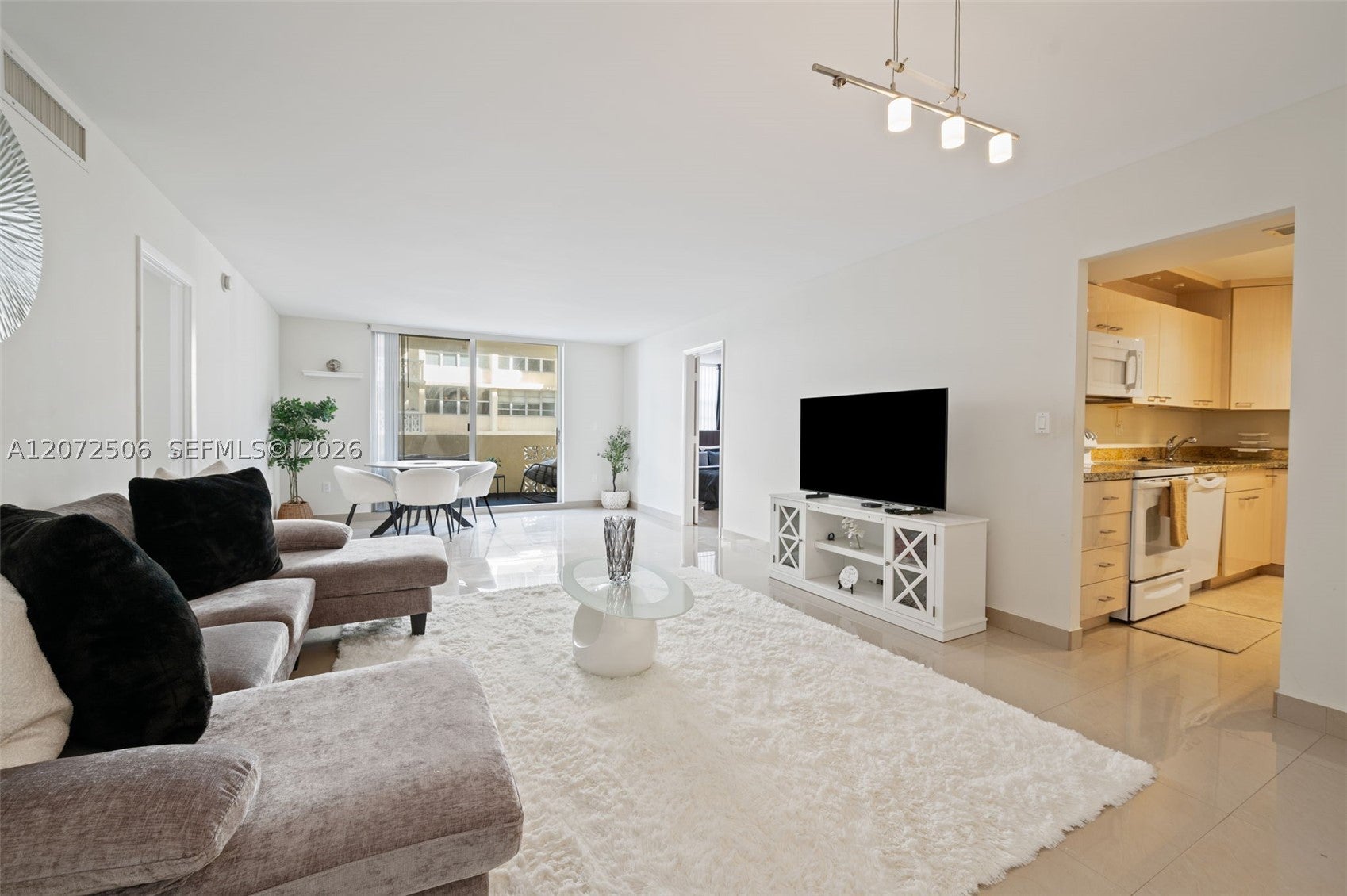 1833 S Ocean Dr 809