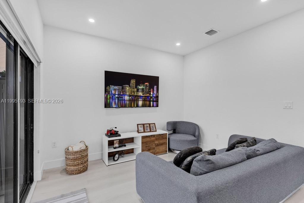 ENCLAVE SOUTH PHASE I - Residential